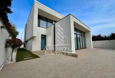 Casă individuală cu 5 camere cu Piscina în Dumbrăvița