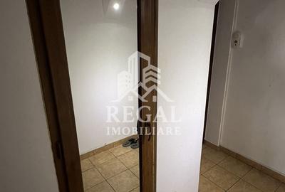 Apartament cu 2 camere decomandat, mobilat în Micro 4
