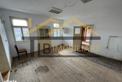 Casă cu 2 camere cu Teren 1192 Mp în Criș