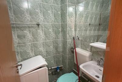 Apartament cu 3 camere decomandat, mobilat în Tractorul - 9