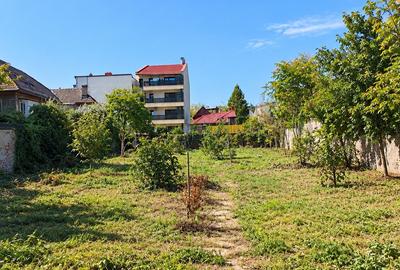 Teren de 1563 mp, în 13 Septembrie