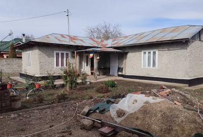 Casă cu 4 camere cu Teren 1600 Mp în Central - 3