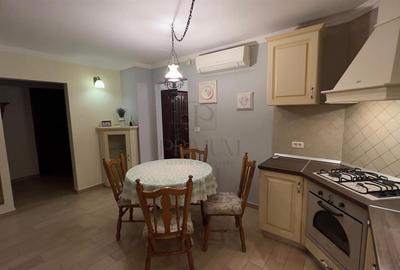 Apartament cu 3 camere decomandat în Girocului