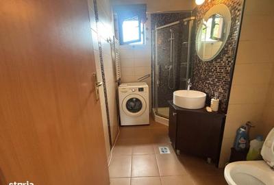 Apartament cu 2 camere decomandat în Podul de Piatră