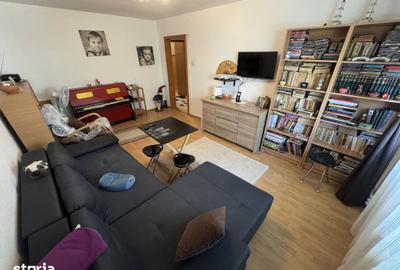 Apartament cu 4 camere decomandat în Central