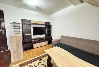 Apartament cu 2 camere semidecomandat, mobilat în Vasile Aaron