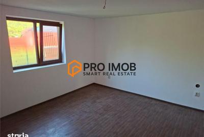 Casă cu 2 camere decomandat cu Teren 1180 Mp în Central
