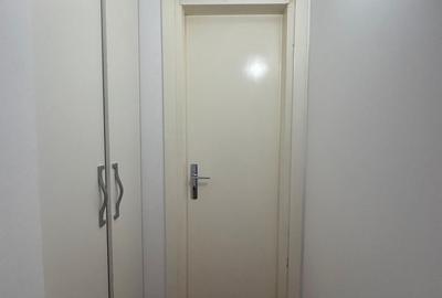 Apartament cu 3 camere semidecomandat în Aviatorilor