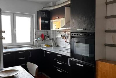 Apartament cu 2 camere decomandat, mobilat în Banu Manta