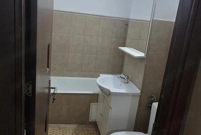 Apartament cu 2 camere decomandat în 1 Mai