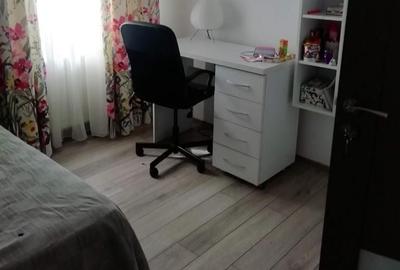 Apartament cu 3 camere decomandat în Broșteni - 1