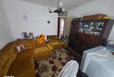Apartament cu 4 camere decomandat în Central