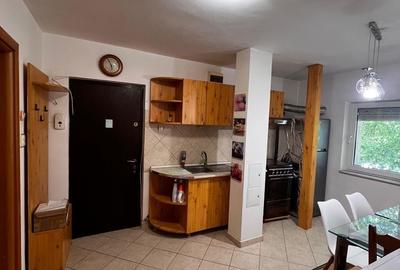 Garsonieră decomandată în Decebal - 2