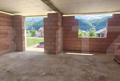 Casă cu 4 camere cu Teren 350 Mp în Central - 5