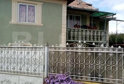 Casă cu 5 camere cu Teren 909 Mp în Sâncel