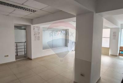 Spațiu comercial, de 140 mp, în Central - 1