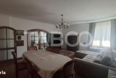 Apartament cu 4 camere decomandat în Central