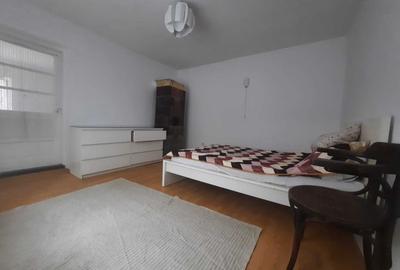 Garsonieră decomandată în Gura Văii - 2