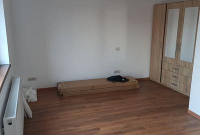 Casă cu 4 camere în Domnești - 1
