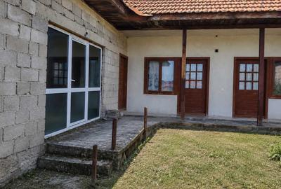 Casă cu 4 camere în Gornovița