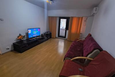 Apartament cu 4 camere decomandat, mobilat în Trocadero