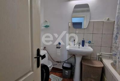 Apartament cu 2 camere decomandat în Micro 6