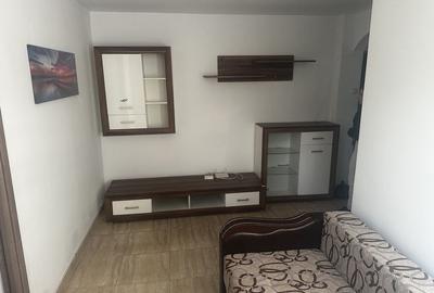 Apartament cu 2 camere în Podu Roș