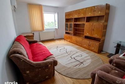 Apartament cu 3 camere decomandat în Nicolina