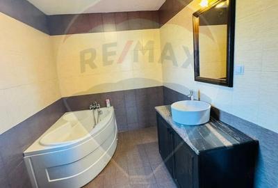 Casă cu 4 camere cu Teren 1086 Mp în Bocicoiu Mare