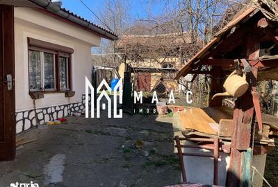 Casă cu 3 camere cu Teren 439 Mp în Central - 1