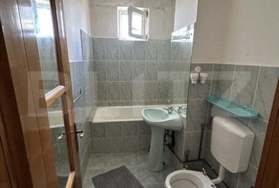 Apartament cu 3 camere decomandat în Calea Moldovei