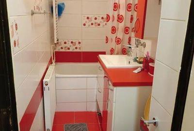 Apartament cu 3 camere semidecomandat în Rovinari - 7