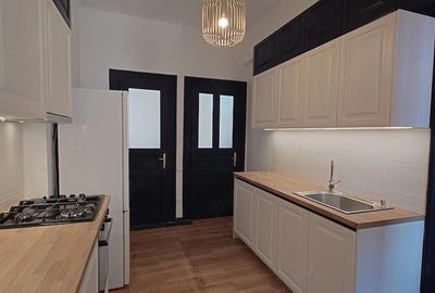 Apartament cu 3 camere semidecomandat în Central - 6