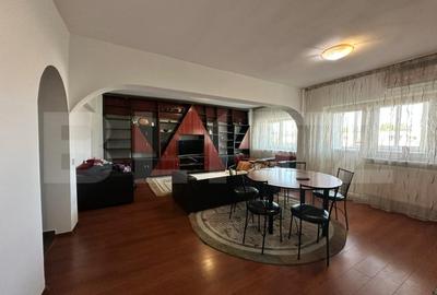 Apartament cu 4 camere decomandat, mobilat în Calea București