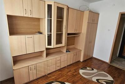 Apartament cu 3 camere semidecomandat, mobilat în Hipodrom 1 - 6