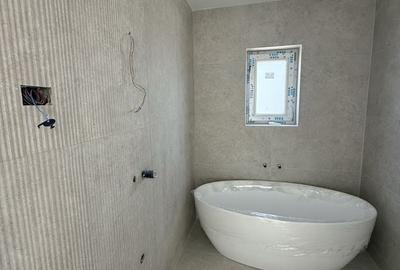 Casă cu 4 camere în Rediu