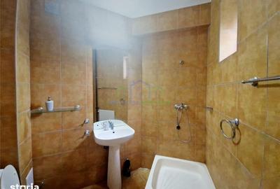 Spațiu comercial, de 714 mp, în Eșelnița