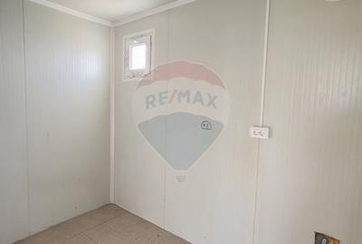 Casă cu 3 camere cu Teren 956 Mp în Sărbătoarea - 10