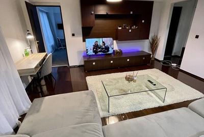 Apartament cu 3 camere semidecomandat în Central - 1