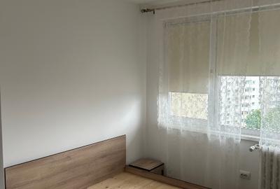 Apartament cu 3 camere semidecomandat în Doamna Ghica