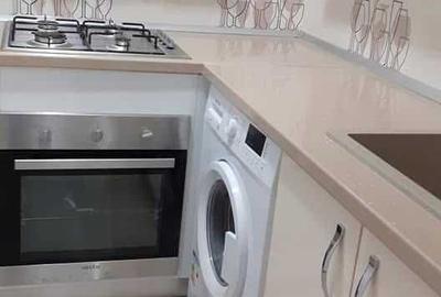 Apartament cu 3 camere semidecomandat în Central - 1
