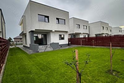 Casă cu 4 camere în Mărăcineni