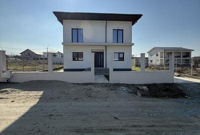 Casă cu 4 camere decomandat în Agigea - 2