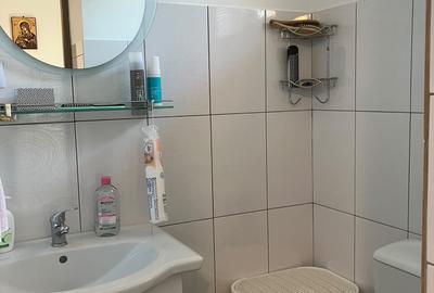 Casă cu 3 camere decomandat cu Teren 1738 Mp în Tomești