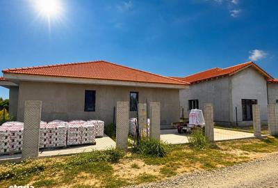 Casă cu 3 camere în Moșnița Nouă