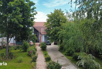 Casă cu 6 camere cu Teren 687 Mp în Crevedia - 1