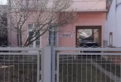 Casă cu 6 camere în Rădăuți - 1