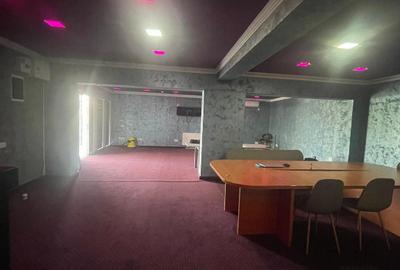 Spațiu comercial, de 96 mp, în Central - 4