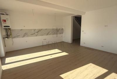 Casă cu 4 camere cu Teren 300 Mp în Moșnița Veche