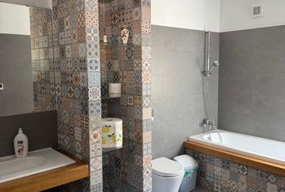 Casă individuală cu 5 camere cu Teren 300 Mp în Central - 10